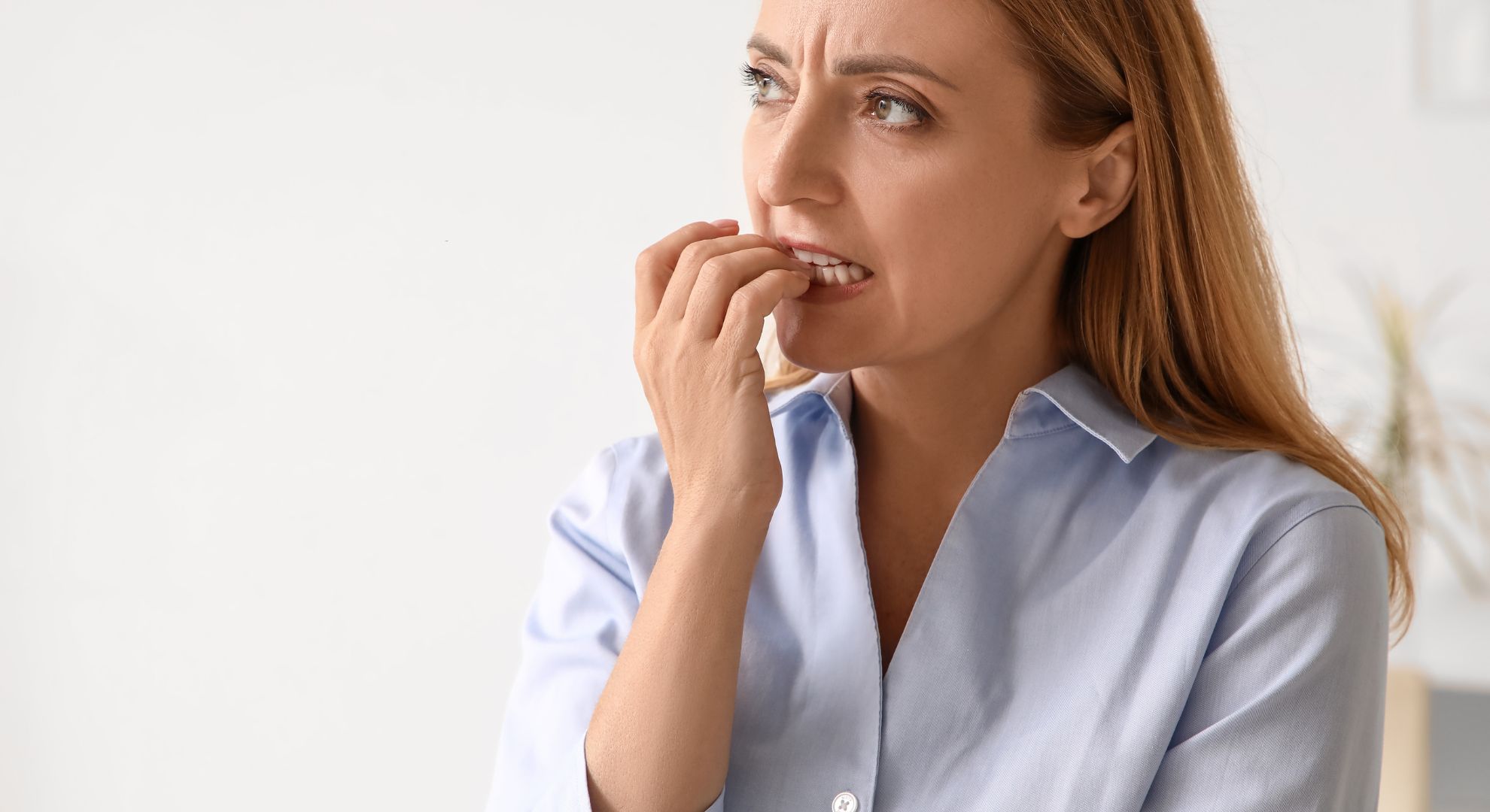 ¿Qué significa cuando una persona siempre necesita morderse las uñas para concentrarse según la neuropsicología? Imágen de portada
