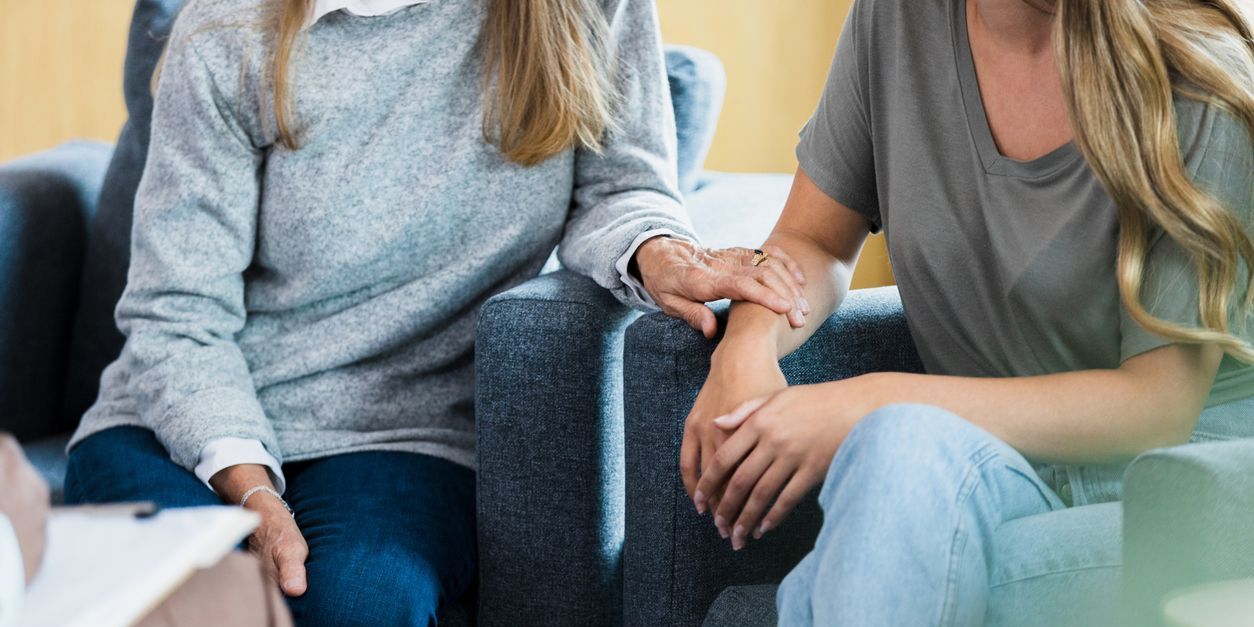 La atención de la salud mental centrada en la familia puede ayudar a abordar los síntomas interconectados de padres e hijos Imágen de portada