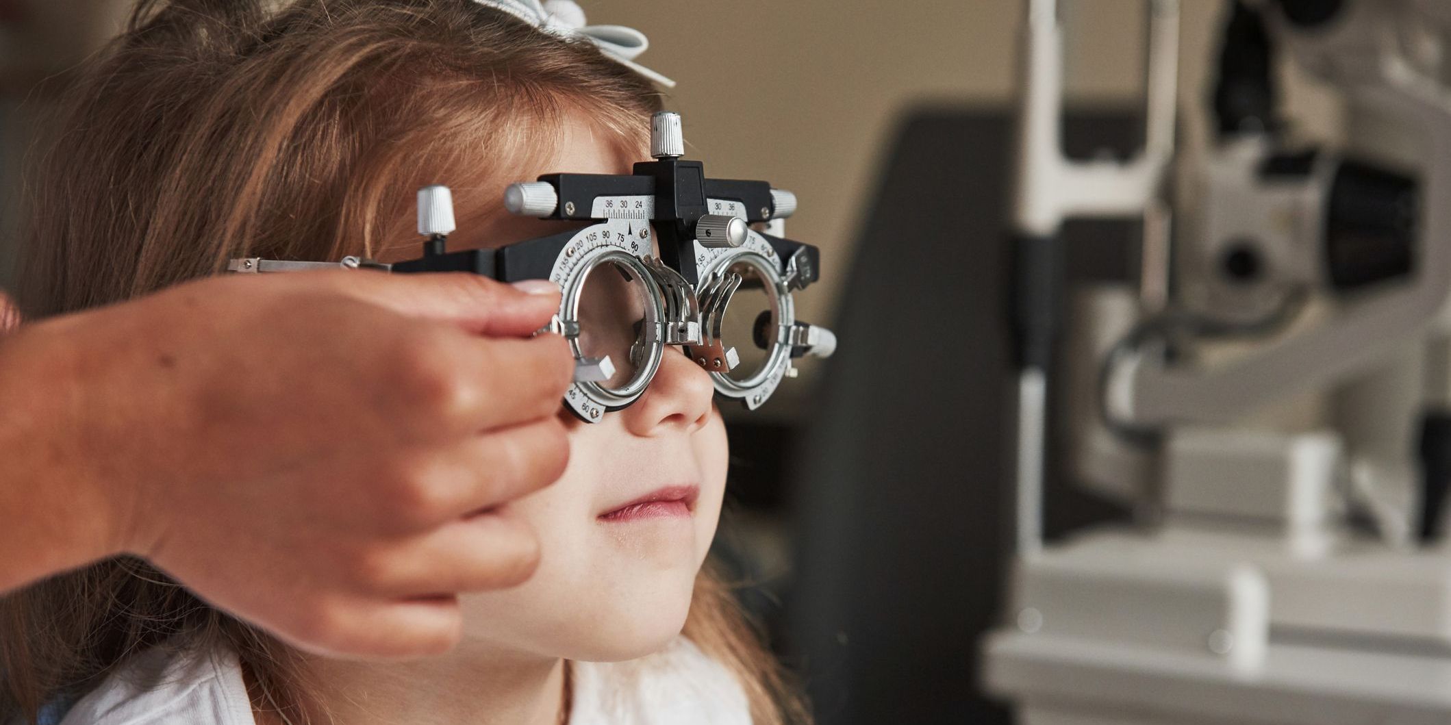 Lentes especializados frenan la progresión de la miopía en niños de Estados Unidos Imágen de portada